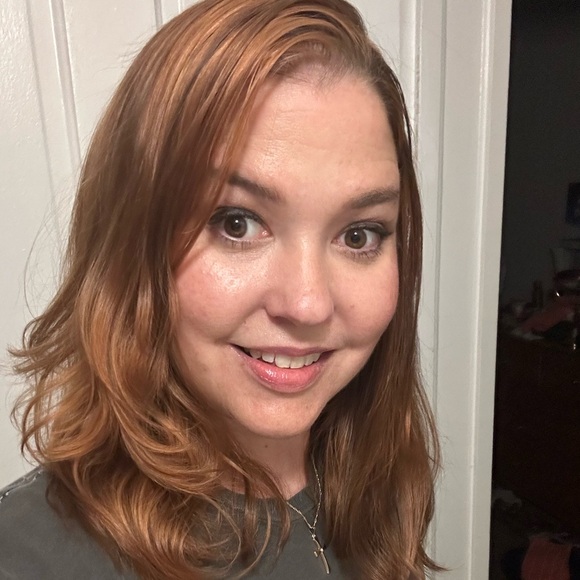 Meet your Posher, Laura - Picture 4 of 4